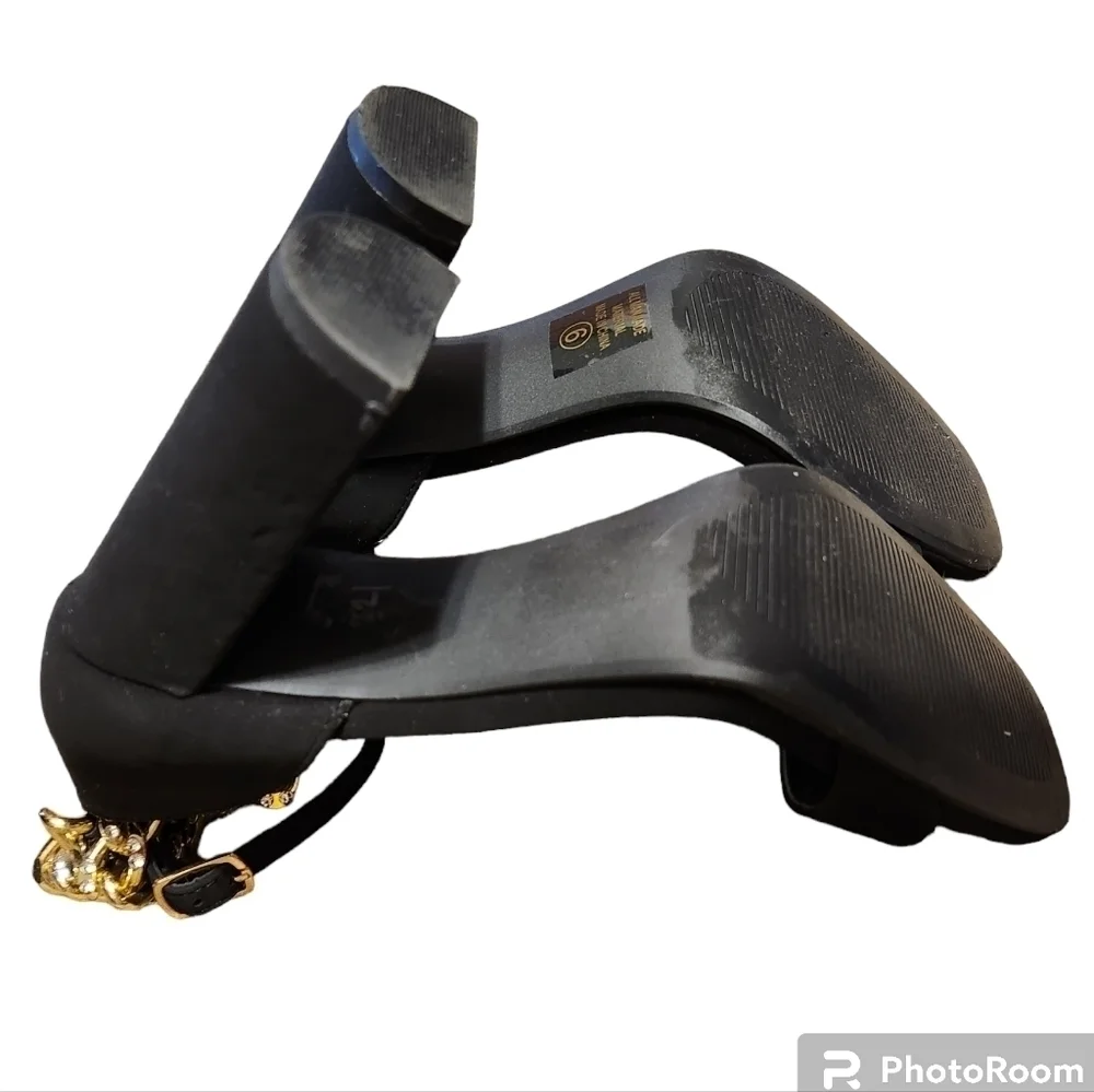 Derek Heart chunky heels black with black ankle strap & gold rhinestone strap 6